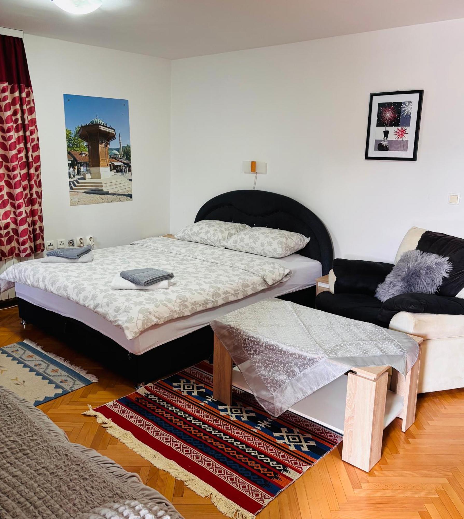 Kira Apartment *